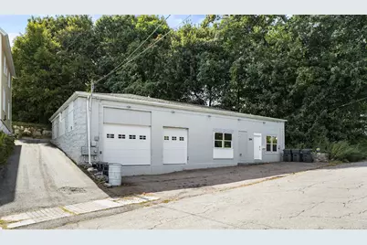 264 Vauxhall Street, New London, CT 06320 - Photo 28