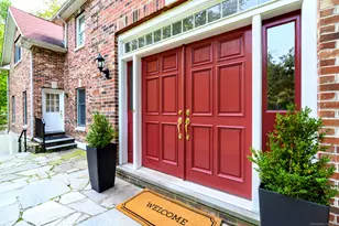 185 Interlaken Rd, Stamford, CT 06903 - Photo 4