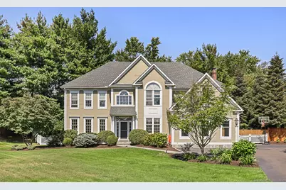 305 South Gate Lane, Fairfield, CT 06890 - Photo 1