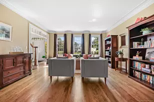 305 S Gate Ln, Fairfield, CT 06890 - Photo 8