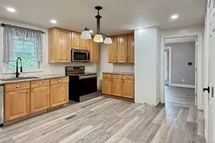 26 Kilmartin Ave, Bristol, CT 06010 - Photo 8