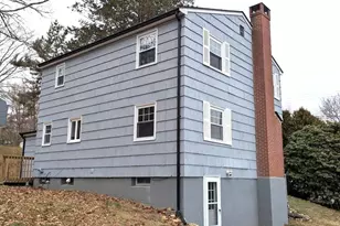 124 Holly Hill Dr, Montville, CT 06382 - Photo 4