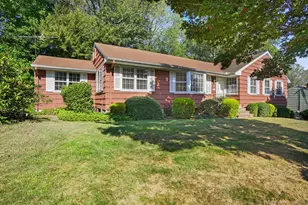 10 Aragon Dr, Trumbull, CT 06611 - Photo 2