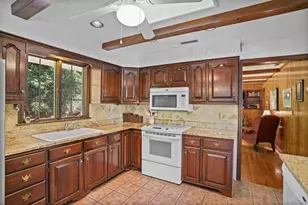 10 Aragon Dr, Trumbull, CT 06611 - Photo 10