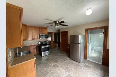 7 McConn Avenue, Enfield, CT 06082 - Photo 2