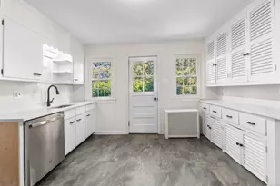 196 Woodrow Ave, Fairfield, CT 06890 - Photo 8