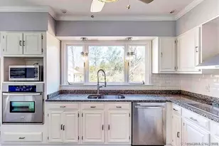 121 Lewis Rd, Trumbull, CT 06611 - Photo 4