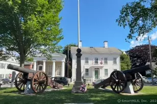 14 Trumbull St, Stonington, CT 06378 - Photo 12