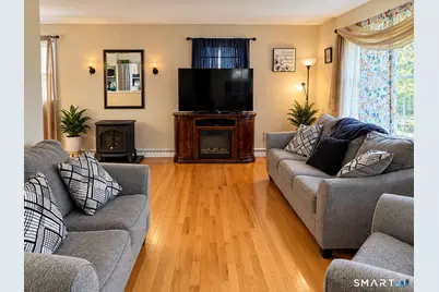 264 Pearl Lake Road, Waterbury, CT 06706 - Photo 2