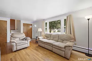 15 Lin Sal St, Windsor Locks, CT 06096 - Photo 10