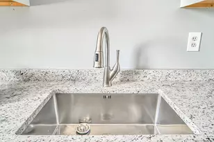 393 Laurel Ave, Bridgeport, CT 06605 - Photo 14