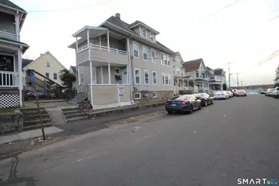 75 Sanford Avenue, Bridgeport, CT 06604 - Photo 14