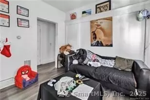 75 Sanford Ave, Bridgeport, CT 06604 - Photo 10