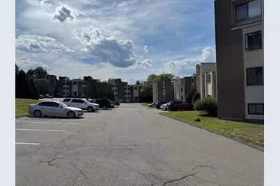 123 Burgundy Hill Lane, Middletown, CT 06457 - Photo 2