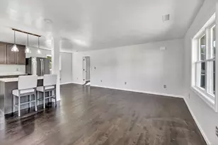 38 Pine River Rd, North Haven, CT 06473 - Photo 10