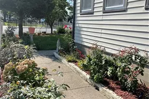 115 Oak St, Bridgeport, CT 06604 - Photo 2