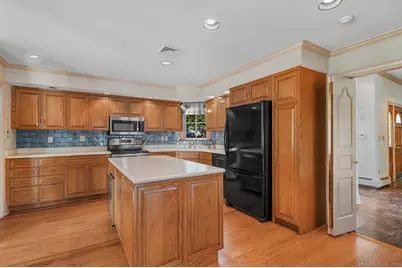 5060 Main Street, Stratford, CT 06614 - Photo 8