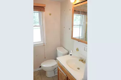 17 Guilford Court, East Haven, CT 06512 - Photo 6