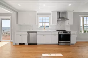 25 Division St, Waterford, CT 06385 - Photo 10