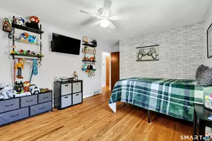 17 Briarwood Ln, Branford, CT 06405 - Photo 18