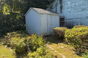 27 Harding Ave, Newington, CT 06111 - Photo 38