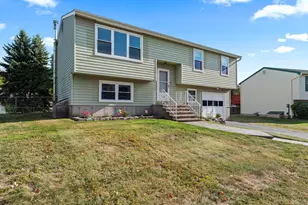 34 Meetinghouse Ridge, Meriden, CT 06450 - Photo 2