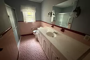 8 Nelson Pl, Fairfield, CT 06825 - Photo 12