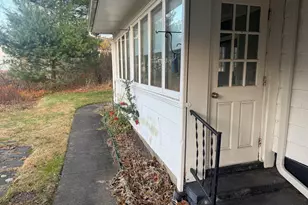 8 Nelson Pl, Fairfield, CT 06825 - Photo 30