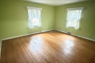 8 Nelson Pl, Fairfield, CT 06825 - Photo 16