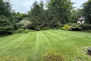 8 Nelson Pl, Fairfield, CT 06825 - Photo 32