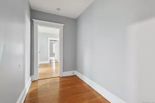 15 Mountford St, Hartford, CT 06114 - Photo 10