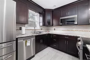 84 2nd St, Hamden, CT 06514 - Photo 4