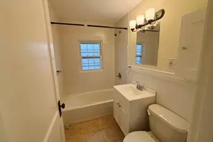 62 Quaker Ln S, West Hartford, CT 06119 - Photo 8