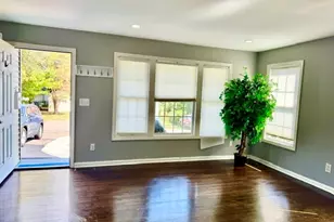 20 Rockmore Pl, Bridgeport, CT 06606 - Photo 2