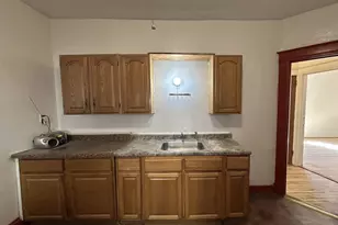 40 Cabot St, Hartford, CT 06154 - Photo 4