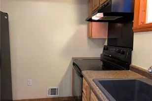 319 Dunfey Ln, Windsor, CT 06095 - Photo 2