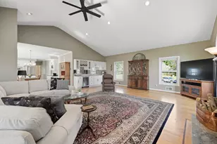 1 Meadow Wood Dr, Suffield, CT 06078 - Photo 8