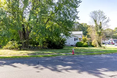 230 Hillhurst Avenue, New Britain, CT 06053 - Photo 1