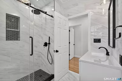 195 Laurel Place, Bridgeport, CT 06604 - Photo 6