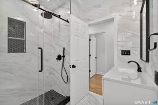 195 Laurel Pl, Bridgeport, CT 06604 - Photo 6