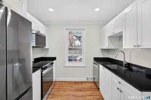 195 Laurel Pl, Bridgeport, CT 06604 - Photo 2