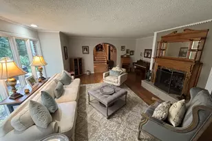 80 Pine Hollow Dr, Middlebury, CT 06762 - Photo 2