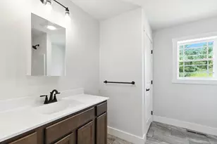 170 Darcangelo Dr, Naugatuck, CT 06770 - Photo 16