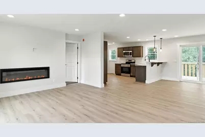 170 Darcangelo Drive, Naugatuck, CT 06770 - Photo 4