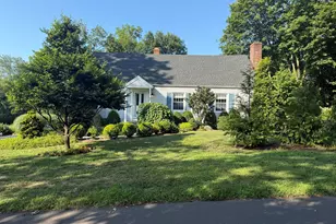 111 Mill Hill Rd, Fairfield, CT 06890 - Photo 2