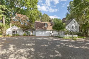 71 Beecher Rd, Woodbridge, CT 06525 - Photo 2