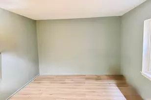 8 Wardwell St, Stamford, CT 06902 - Photo 4