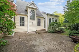 2 Muirfield Ln, Avon, CT 06001 - Photo 4