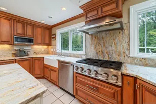 47 Mistletoe Dr, Southbury, CT 06488 - Photo 4