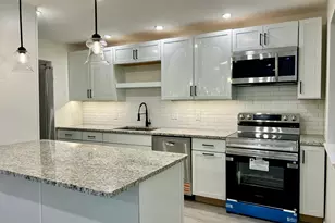 114 Heritage Vlg, Southbury, CT 06488 - Photo 1